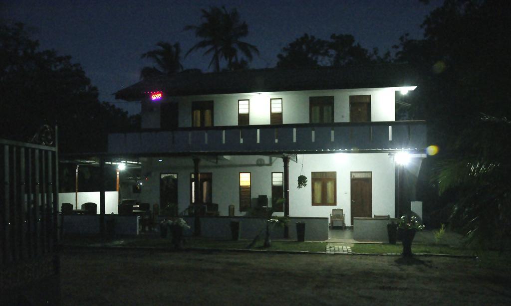 Hotel Flamingo Anuradhapura Exterior photo